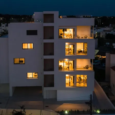 Arcadia 2 301 2 Bed דירה