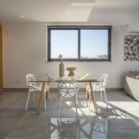 דירה Arcadia 2 301 2 Bed